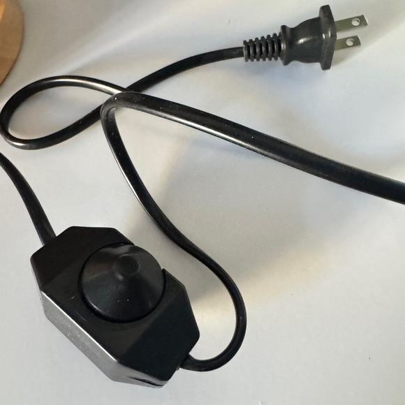 Round Tan Electric Wax Warmer - Picture 4 of 4